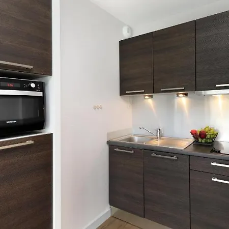 Au Bord Du Belvedere A